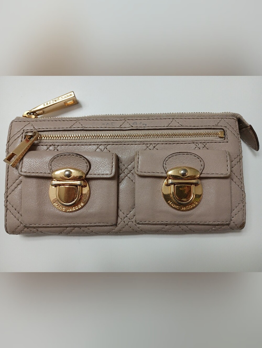 Marc Jacobs Quilted Push-Lock Wallet Tan Beige